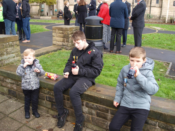 Snack time   in St Pauls gardens
09-People and Family-02-People-000-General
Keywords: 2021