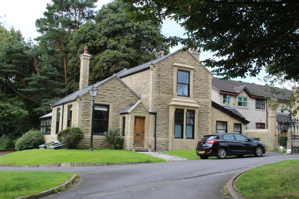 House on Cemetery Road
17-Buildings and the Urban Environment-05-Street Scenes-007-Cemetery Road
Keywords: 2025