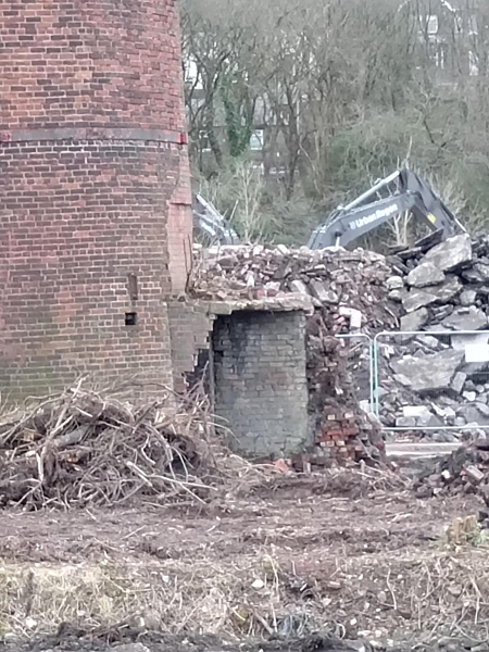 Mondi Paper Mill bottom of Chimney
02-Industry-01-Mills-027-Mondi Papermill
Keywords: 2025