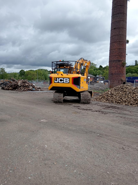 Mondi Paper Mill  Chimney and digger
02-Industry-01-Mills-027-Mondi Papermill
Keywords: 2025