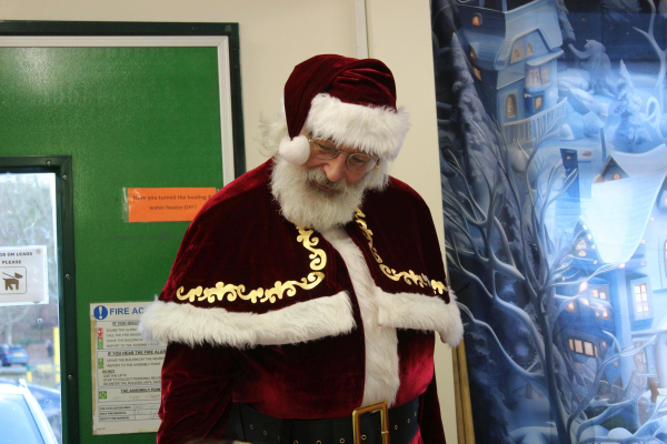 Nuttall Park tea room and Father Christmas
14-Leisure-04-Events-001-Nuttall Park Events
Keywords: 2025