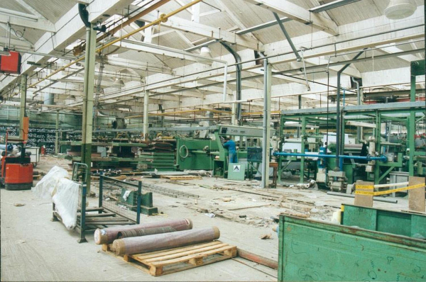Dismantling the machinery - Morada 
02-Industry-01-Mills-025-Hope Mill, Bolton Road West
Keywords: 2000