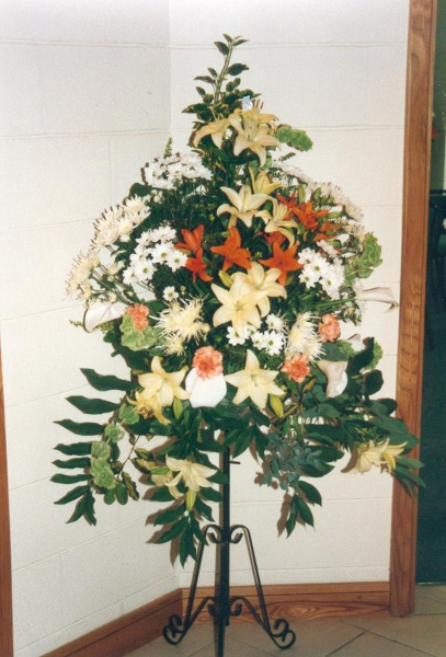 Christ Church Flower Festival
06-Religion-01-Church Buildings-014-Christ Church Baptist Methodist, Great Eaves Road, Ramsbottom
Keywords: 2000