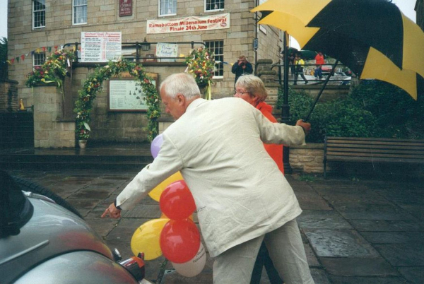 Millennium Festival  - Martin Henfield
01-Ramsbottom Heritage Society-01-RHS Activities-016 Millennium Festival
Keywords: 2000