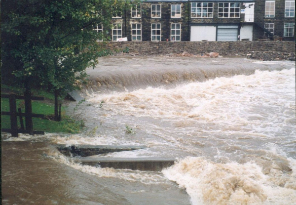 River Irwell in full force - November  - Peel Bridge
17-Buildings and the Urban Environment-05-Street Scenes-021-Peel Brow area
Keywords: 2000