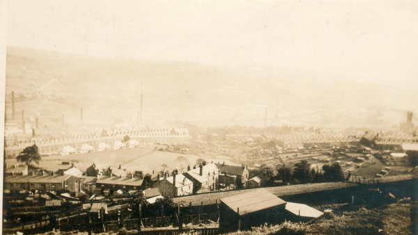 Ocean Chemical Works, Rams. 10 taken 1928 & 1929 7 of interior and exterior of works. 3 of views of Rams taken from O.C.V. Signed James Velding (manager]. a) Oct 1928 from Nuttall Bridge, b)1928 or 1929 from the Nuttall side,RHSBA-1475
02 - Industry - 03 - Chemical Works
Keywords: Bury-Archive