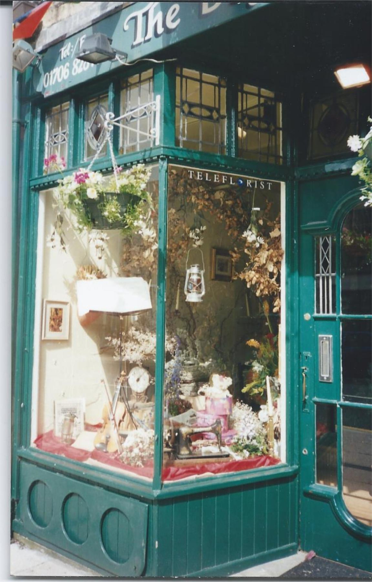 Bay Tree - Bolton Street. Second window decorated for Millenium Festival catalogued at Bury Archives as RHS/21/3/2/30
03 - Shops, Restaurants & Hotels - 02 - Individual shops
Keywords: Bury-Archive
