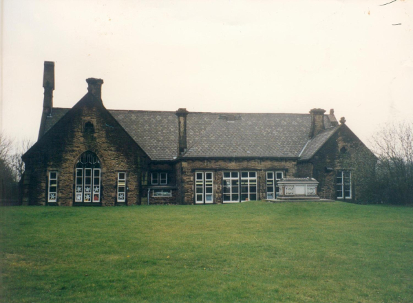 Summerseat Methodist School:5 items -school, plaques etc Schools in 1900,1963-92,plaques to J.Rogerson and Mary Hamar Hoyle now in school, tomb of J.R.Kay .school 1899=+
05 - Education - 01 - Primary Schools
Keywords: Bury-Archive