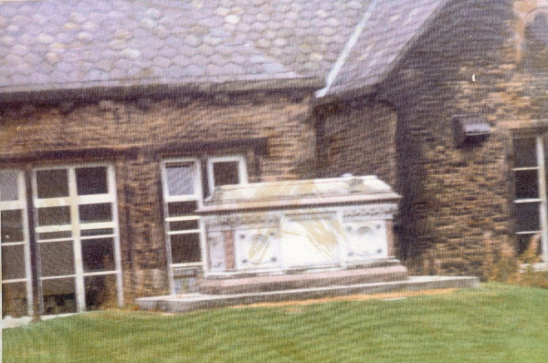 Summerseat Methodist School:5 items -school, plaques etc Schools in 1900,1963-92,plaques to J.Rogerson and Mary Hamar Hoyle now in school, tomb of J.R.Kay .school 1899=+
05 - Education - 01 - Primary Schools
Keywords: Bury-Archive