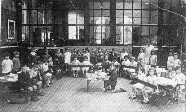 St. Pauls Primary School, Birthday Party c.1930
05 - Education - 01 - Primary Schools
Keywords: Bury-Archive