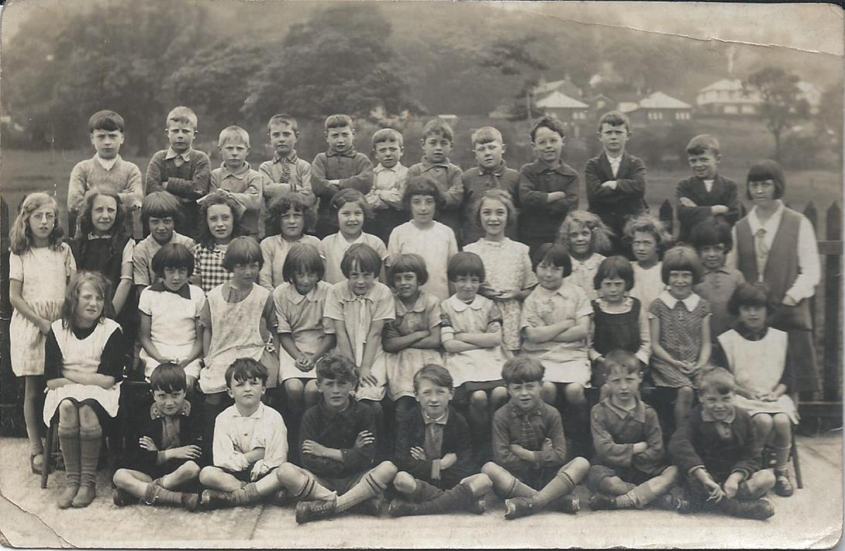 St. Joseph's School - Form photo 
05 - Education - 01 - Primary Schools
Keywords: Bury-Archive