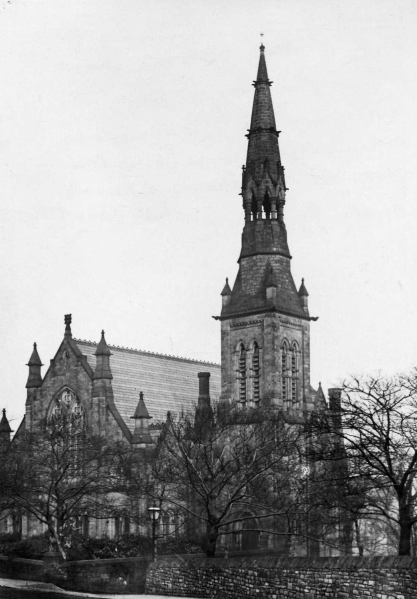 St Andrews Dundee Presbyterian Church, Kay Brow, RamsbottomNote narrow entrance to Kay Brow with lamppost on corner - date is pre 1927
06 - Religion - 01 - Church Buildings
Keywords: Bury-Archive