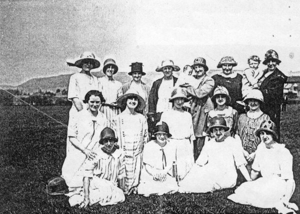 1920s. Edenfield Wesleyan Methodist Church ladies. . . . . on 'Field'  Whit Friday pm.
06 - Religion - 02 - Church Activities
Keywords: Bury-Archive