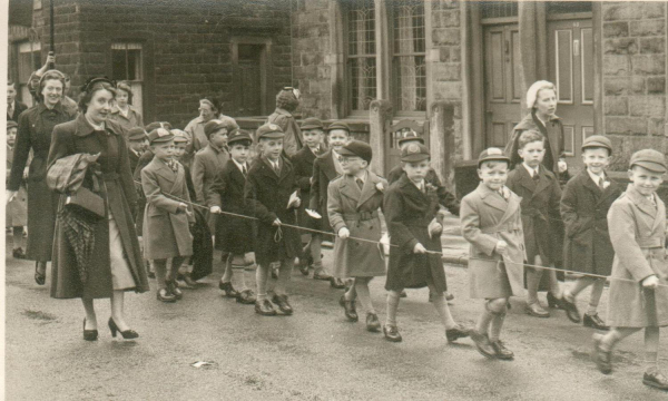 Whit Friday Parade, 1954
06 - Religion - 02 - Church Activities
Keywords: Bury-Archive