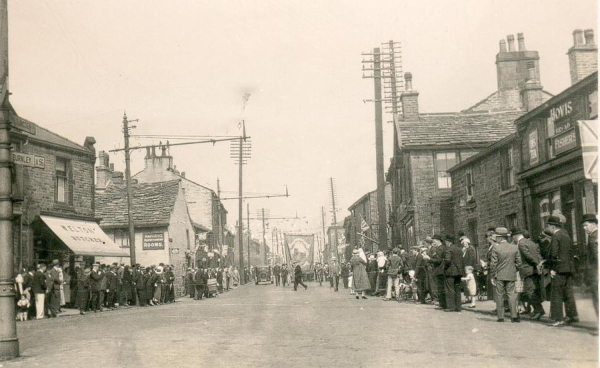 Whit Walks in Edenfield on Market Street 1920? Photgraphed by David Wickham AR-p95a
06 - Religion - 02 - Church Activities
Keywords: Bury-Archive