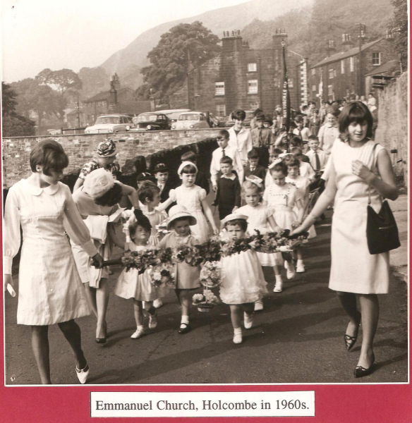 Emmanuel Church Holcombe Whit walk 1960s
06 - Religion - 02 - Church Activities
Keywords: Bury-Archive