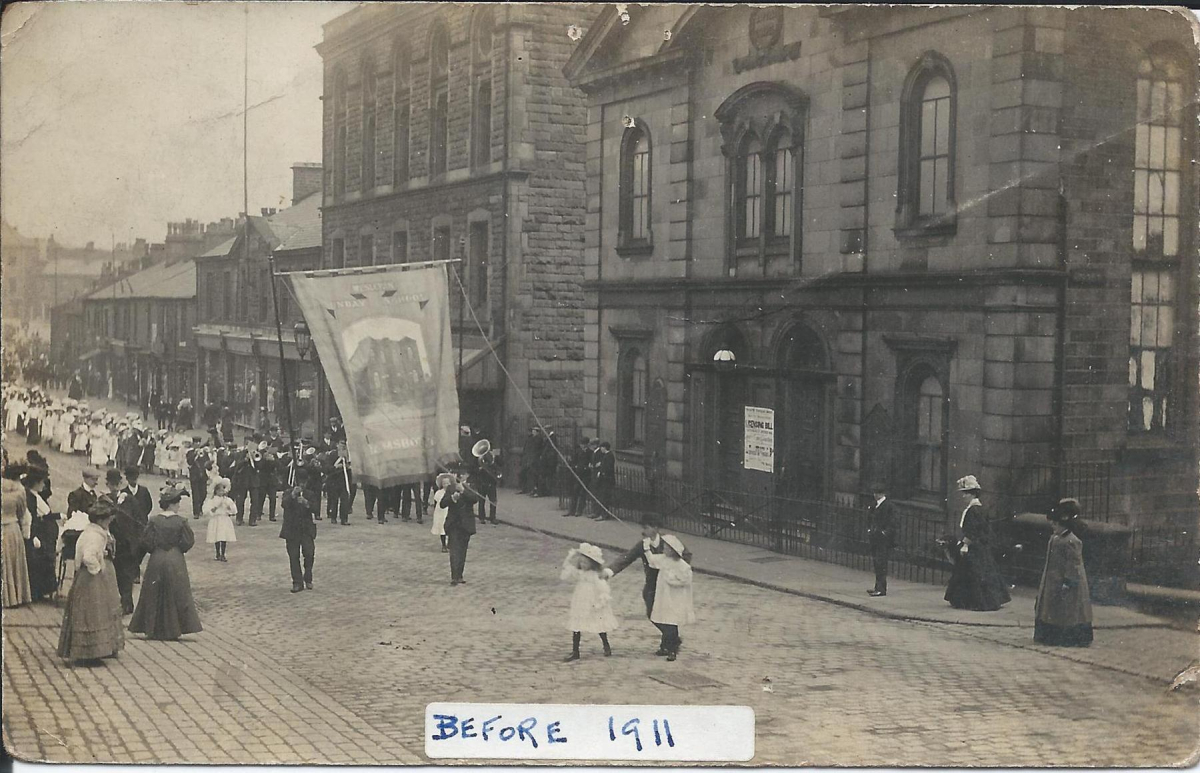 Ramsbottom Wesleyans with banner at Whit Sunday Procession
06 - Religion - 02 - Church Activities
Keywords: Bury-Archive