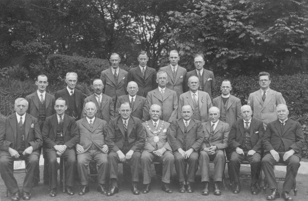 RUDC Council mid 1930's 2nd R.mid row Rev Wilson, St. Pauls 2nd R back row Mr. Bellis; 2nd L front row Gilbert Holt Possibles: 2nd L mid row Dr. Lawrie. 4th L front Holden?
07 - Government and Politics - 01 - Elections and political events
Keywords: Bury-Archive