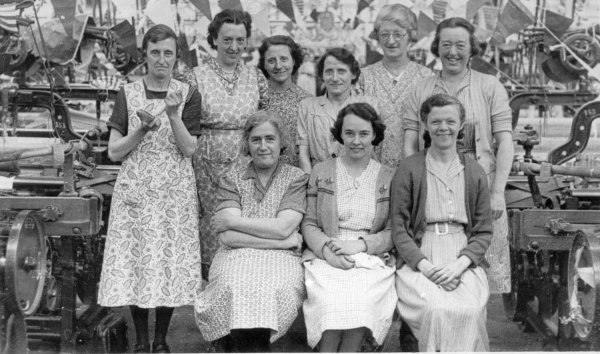 Group of women weavers at Barlows Mill, Edenfield
08 - History - 03 - Working Life
Keywords: Bury-Archive