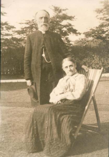 Simmonds family. Rev. D.E.M. Simmonds, Vicar St Andrews 1906/21, taken early 1900s. a: with wife
09 - People and Family - 01 - Families
Keywords: Bury-Archive