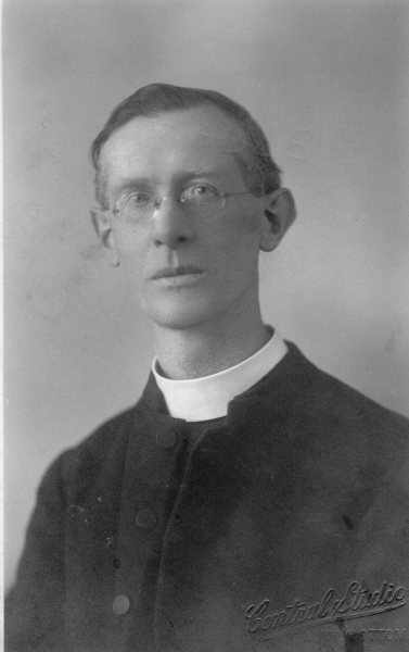 Rev. H.T.R. Briggs, Vicar of St Pauls 1923/1925
09 - People and Family - 01 - Families
Keywords: Bury-Archive