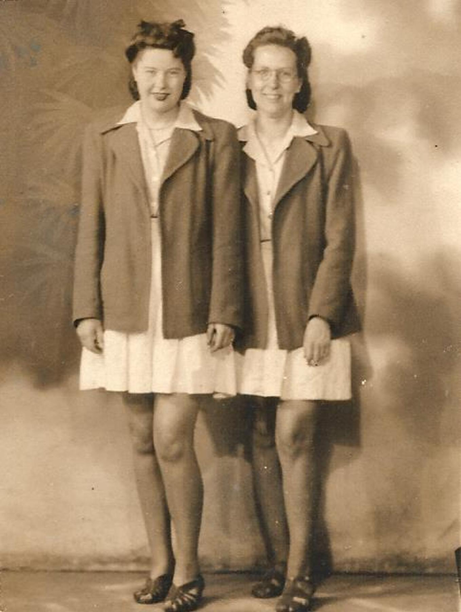 Two girls - Margaret Suthers, Albert Stand Majorie Bentley, dau. Of Howard Bentely, Station pub, Ramsbottom 
09 - People and Family - 02 - People
Keywords: Bury-Archive
