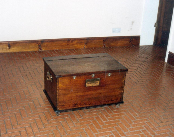 Holcombe Hey Soc. of United Artisans chest est. 12.6. 1830 28wide; 18deep; 16 high;oak; with brass plaque. 3 locks with separate keys and trays for papers etc. 3 photos.
11 - Health and Welfare - 02 - Nursing, Welfare and Charities
Keywords: Bury-Archive