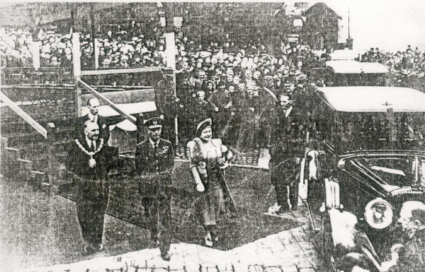 Visit of George VI & Queen Elizabeth to Ram 1945? 
12 - Customs and Traditions - 01 - National Events
Keywords: Bury-Archive