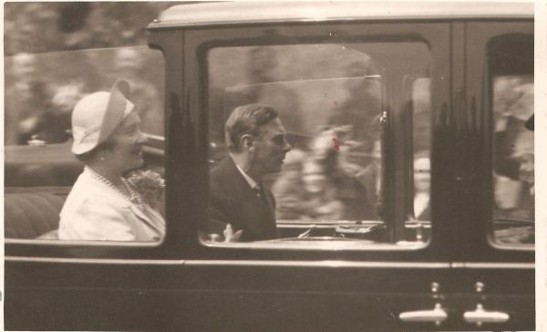 Visit of King George VI & Queen Elizabeth to Bury area 20.5.38 In open car 
12 - Customs and Traditions - 01 - National Events
Keywords: Bury-Archive