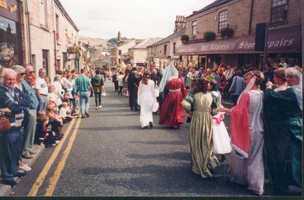 Ramsbottom 2000 street parade August Bank Holiday 1996 
12 - Customs and Traditions - 01 - National Events
Keywords: Bury-Archive