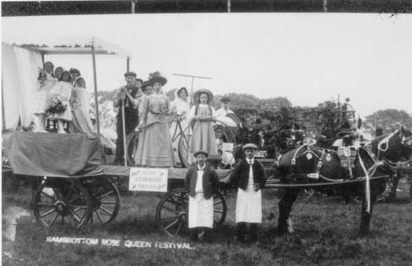 2 pics of Ramsbottom Rose Queen Festival, 1890 
12 - Customs and Traditions - 02 - Local Events
Keywords: Bury-Archive