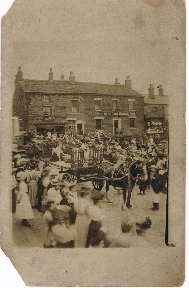 Rose Queen float  Taken on Nuttall Lane near Old Dunn Horse
12 - Customs and Traditions - 02 - Local Events
Keywords: Bury-Archive