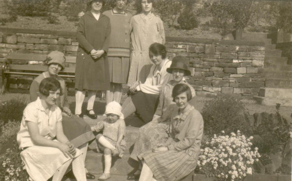4 pics of Hepburns Square Works Sports Ground in 1920s. 1: tennis courts 2: general view 3: family group [1928?] 4: group in 1924 Now Digitized 
14 - Leisure - 02 - Sport and Games
Keywords: Bury-Archive