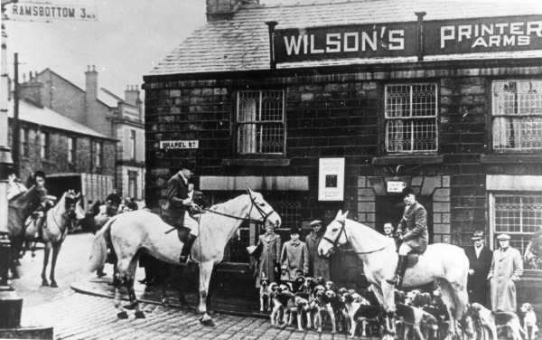 2 1930s. Holcombe Hunt outside Printers Arms, Tottington. 
14 - Leisure - 03 - Tourism
Keywords: Bury-Archive