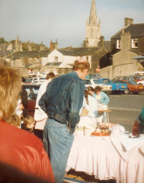 4 pics of Summerseat Players car-boot sale, Oct 1988... .. on Kwik Save parking lot, Rams 
14 - Leisure - 04 - Events
Keywords: Bury-Archive
