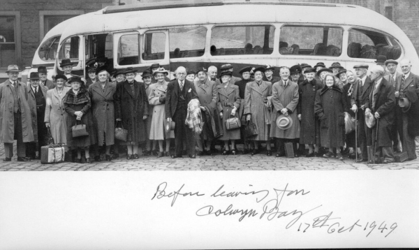 Ramsbottom Sunshine Club: ? 90th birthday party in 1949. Also. . .2 pics of Sunshine club leaving Ramsbottom for trip to Colwyn Bay 17/10/1949 
14 - Leisure - 04 - Events
Keywords: Bury-Archive