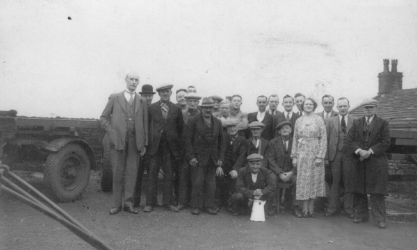 c 1930. Lunch time outside Pack Horse, Shuttleworth Licensee John Watkins is 1st L, his wife 4th from R front row. Man with jug took it round for which people paid 2d. 
14 - Leisure - 05 - Pubs
Keywords: Bury-Archive