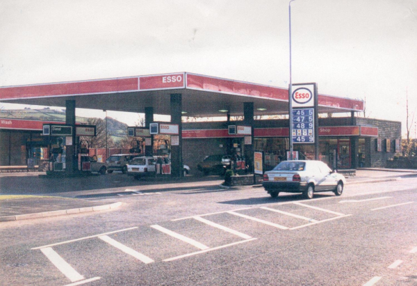 Esso garage built on Stubbins Lane on old bus site 1991 From Photo comp 1991 TC 11
16 - Transport - 01 - Car and Roads
Keywords: Bury-Archive