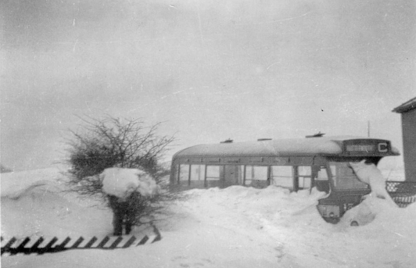 two single decker buses in snow probably 1947. 1 at Rostron Arms Edenfield, AR-p96b. 1 with Shuttleworth on blind Now digitized
16 - Transport - 02 - Trams and Buses
Keywords: Bury-Archive