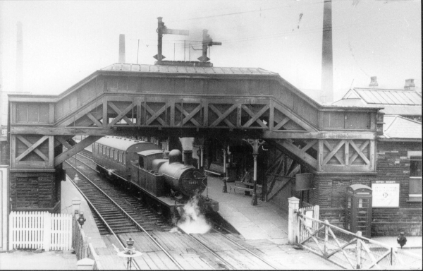 ELR engine 50829 at Rams station- 6.37pm to Bacup 24.4.1955 NOW DIGITIZED    Video 
16 - Transport - 03 - Trains and Railways
Keywords: Bury-Archive