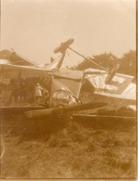 August 1930 Plane crash at Summerseat [also p 117]
16 - Transport - 04 - General
Keywords: Bury-Archive