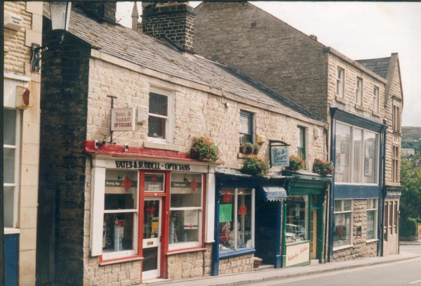 Bolton Street Ramsbottom 1980' s 3 views. 1994-6 views
17 - Buildings and the Urban Environment - 05 - Street Scenes
Keywords: Bury-Archive