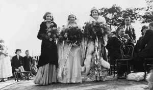 1934 visit of Cotton Queen to Dundee Congregational Church 
06-Religion-01-Church Buildings-025-Dundee United Reformed Church
Keywords: 1945