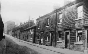 Along Carr St towards. Early 1930s. Before demolition in 1935
17-Buildings and the Urban Environment-05-Street Scenes-006-Carr Street and Tanners area
Keywords: 1945
