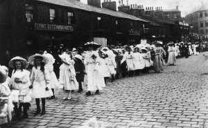 1909, Whit Walks, Bolton St, in front of the Flying Dutchman pub
06-Religion-03-Churches Together-001-Whit Walks
Keywords: 1945