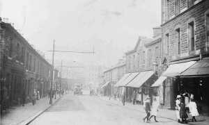 1914. View of Bolton Street,
17-Buildings and the Urban Environment-05-Street Scenes-031 Bolton Street
Keywords: 1945