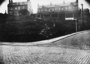 From Bolton St, up to Callender St & Albert. St. Terrace.  Called Grants Ground.Post war.  Houses all demolished before 1960
17-Buildings and the Urban Environment-05-Street Scenes-005-Callender to Albert Street
Keywords: 1985