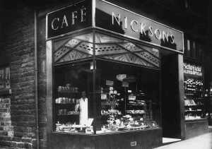 Nickson's cafe, Bridge St. Ramsbottom Now is a Chinese Take away (by 1977)
17-Buildings and the Urban Environment-05-Street Scenes-003-Bridge Street
Keywords: 1985