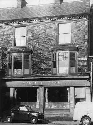 1950s Martins Bank [now Barclays] Bridge St. Rams. Top floor was removed soon after picture was taken. See also RHS/BA-1096
17-Buildings and the Urban Environment-05-Street Scenes-003-Bridge Street
Keywords: 1985
