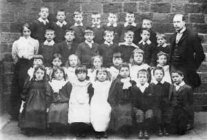 St.Pauls school( Rams) classes, Headmster Henry Price amd pupils and staff,  1890s
05-Education-01-Primary Schools-010-St. Paul?s Church of England School
Keywords: 1945